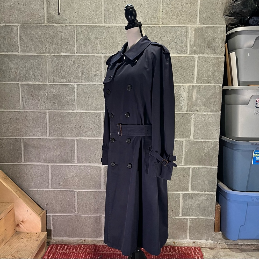 Burberry trench coat. - Picture 5 of 14